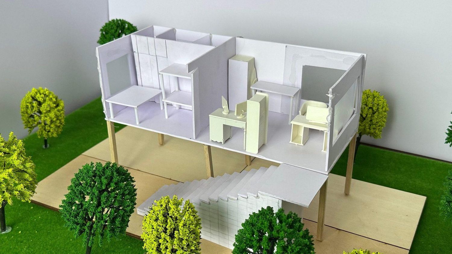 Model, indoor — partitions, stair and the upper room